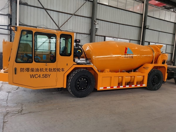 礦用濕噴臺(tái)車(chē)，礦用混凝土泵，礦用攪拌機(jī)發(fā)貨